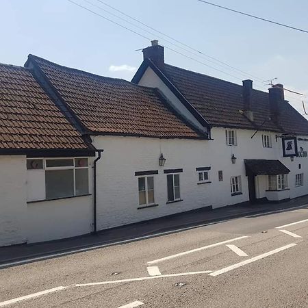 The Dog Inn Old Sodbury Exteriér fotografie