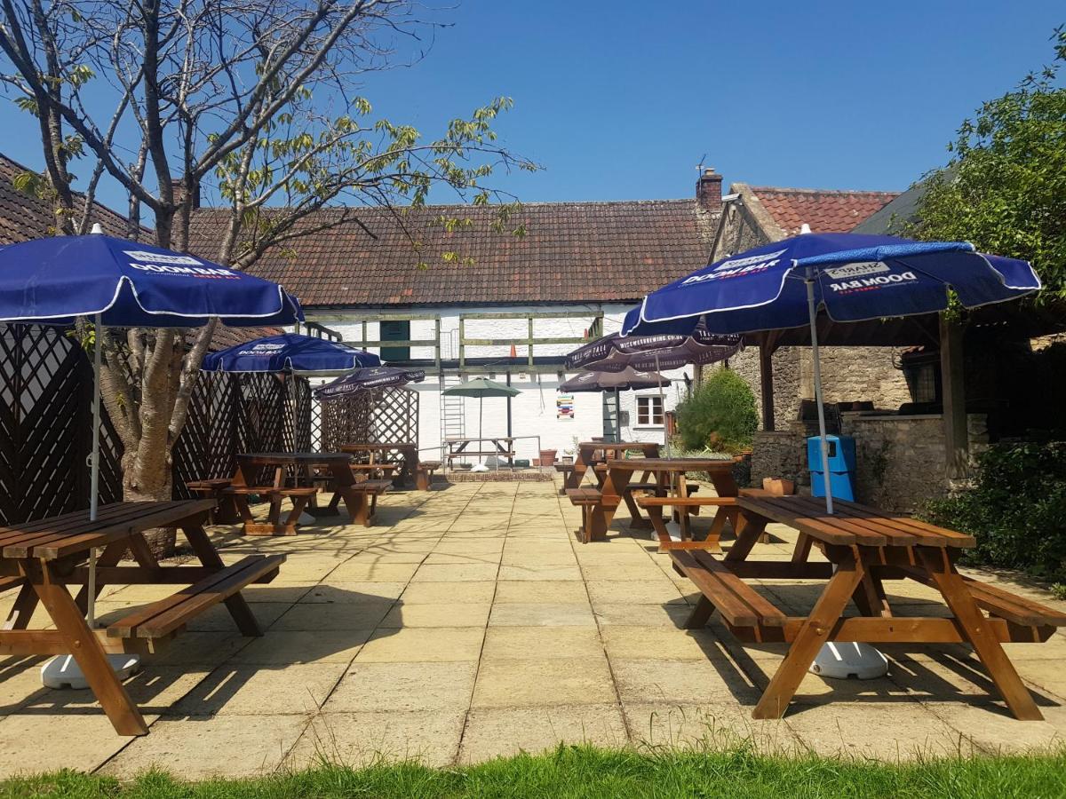 The Dog Inn Old Sodbury Exteriér fotografie