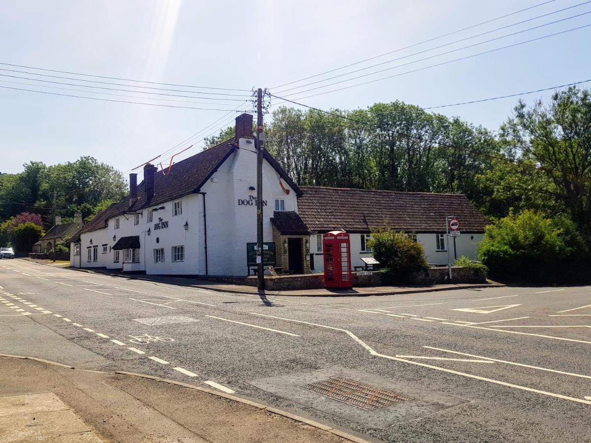 The Dog Inn Old Sodbury Exteriér fotografie